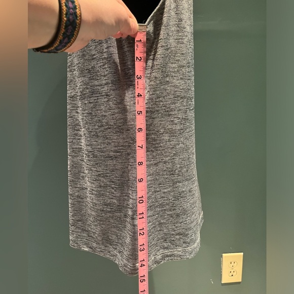 Liz Claiborne Sleeveless Blouse - Picture 4 of 5